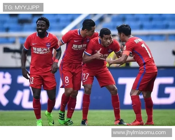 上海上港与重庆斯威首发阵容分析及比赛前瞻探讨