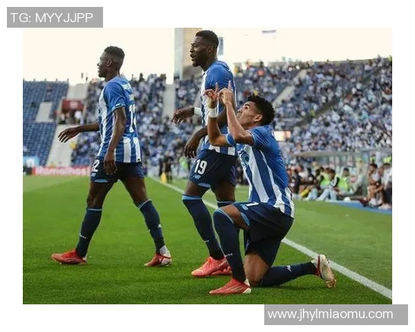 格里姆斯比主场迎战唐卡斯特双方争夺关键三分的激烈对决 格里姆斯比主场迎战唐卡斯特双方争夺关键三分的激烈对决