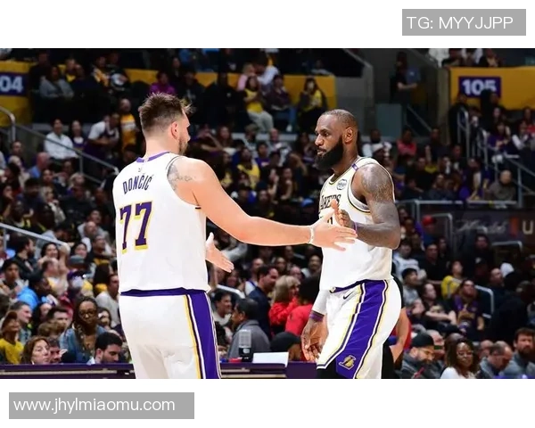 12月9日湖人与灰熊精彩对决录像回放全程回顾与分析 12月9日湖人与灰熊精彩对决录像回放全程回顾与分析