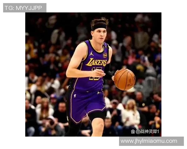 湖人主场迎战尼克斯双方争夺季后赛席位的关键对决 湖人主场迎战尼克斯双方争夺季后赛席位的关键对决